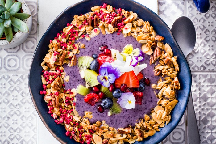 Blueberry Smoothie Bowl Recipe with Granola